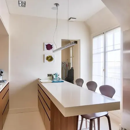 Superb Penthouse View With Terrace Paryż